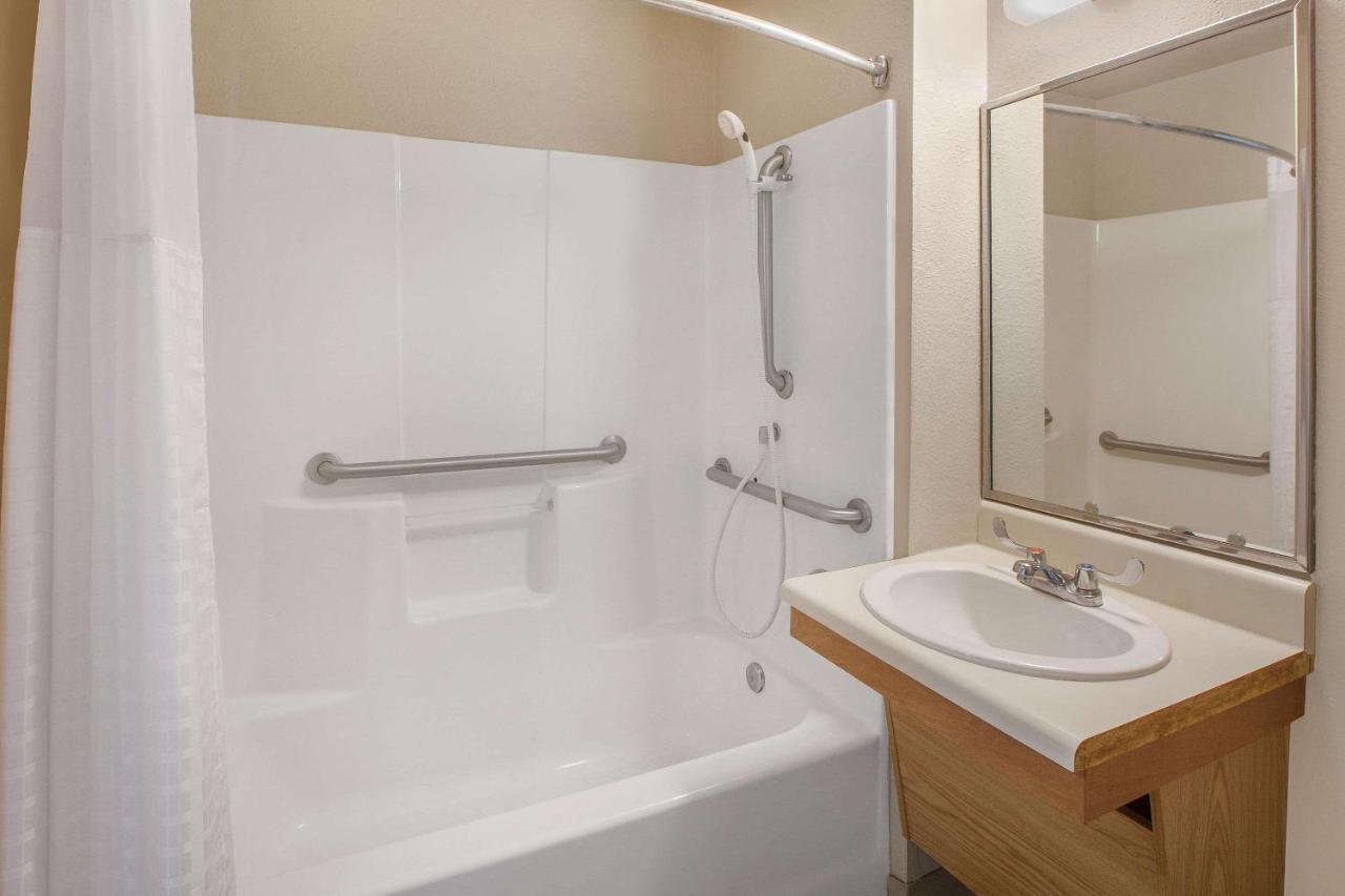 Woodspring Suites Jacksonville Beach Blvd 外观 照片